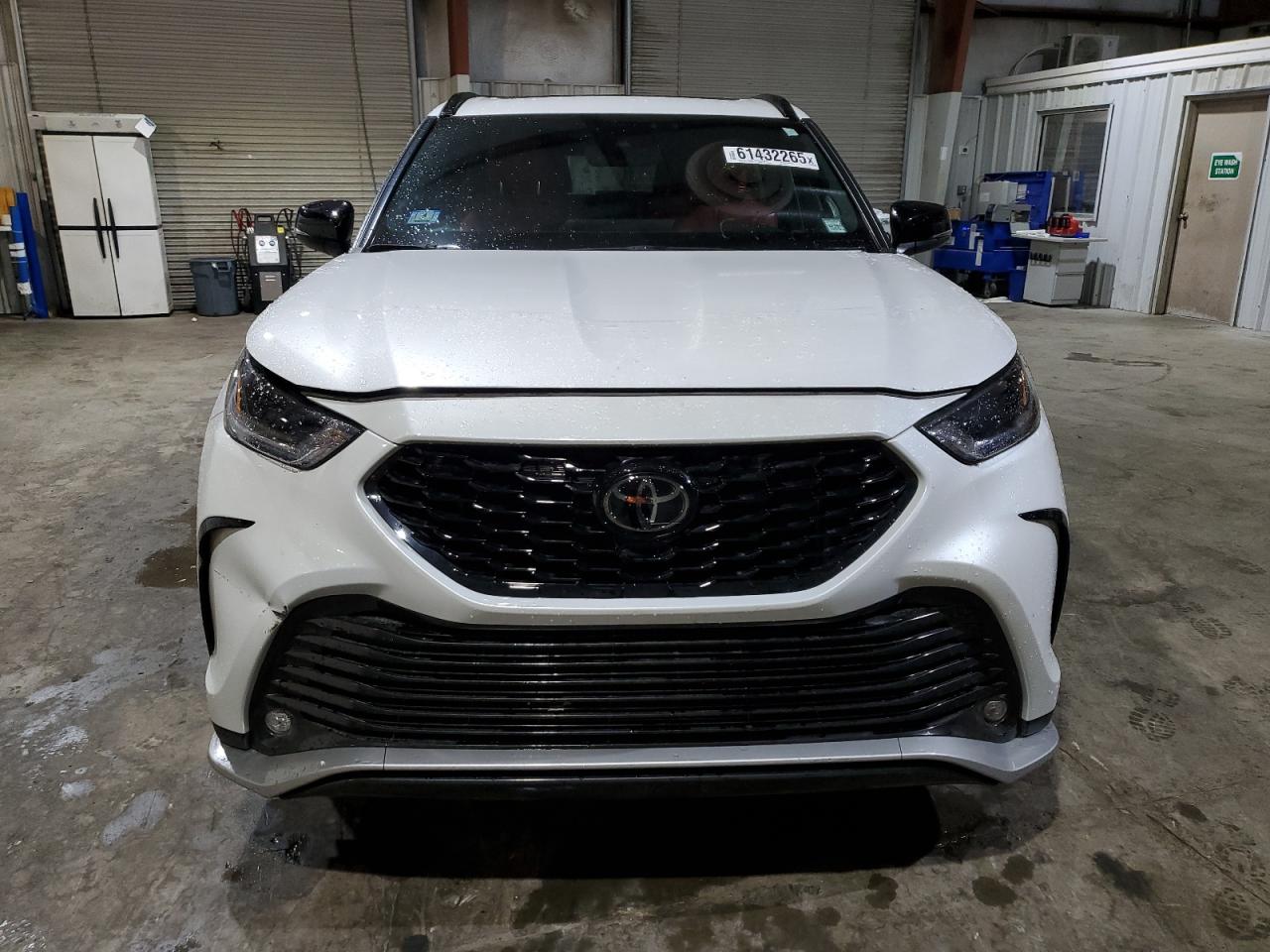 2023 TOYOTA HIGHLANDER XSE photo 9