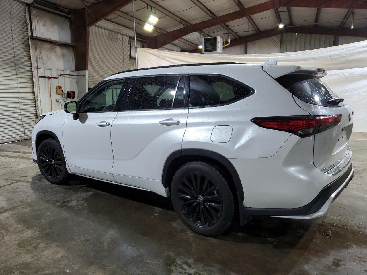 2023 TOYOTA HIGHLANDER XSE photo 3