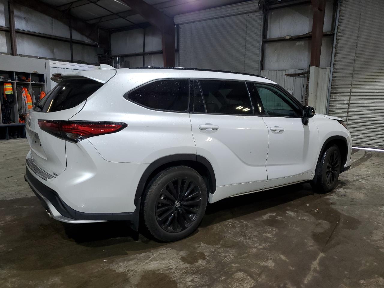 2023 TOYOTA HIGHLANDER XSE photo 5