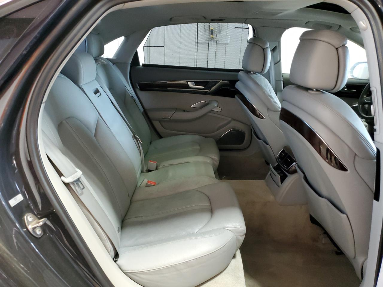 2011 AUDI A8 photo 19