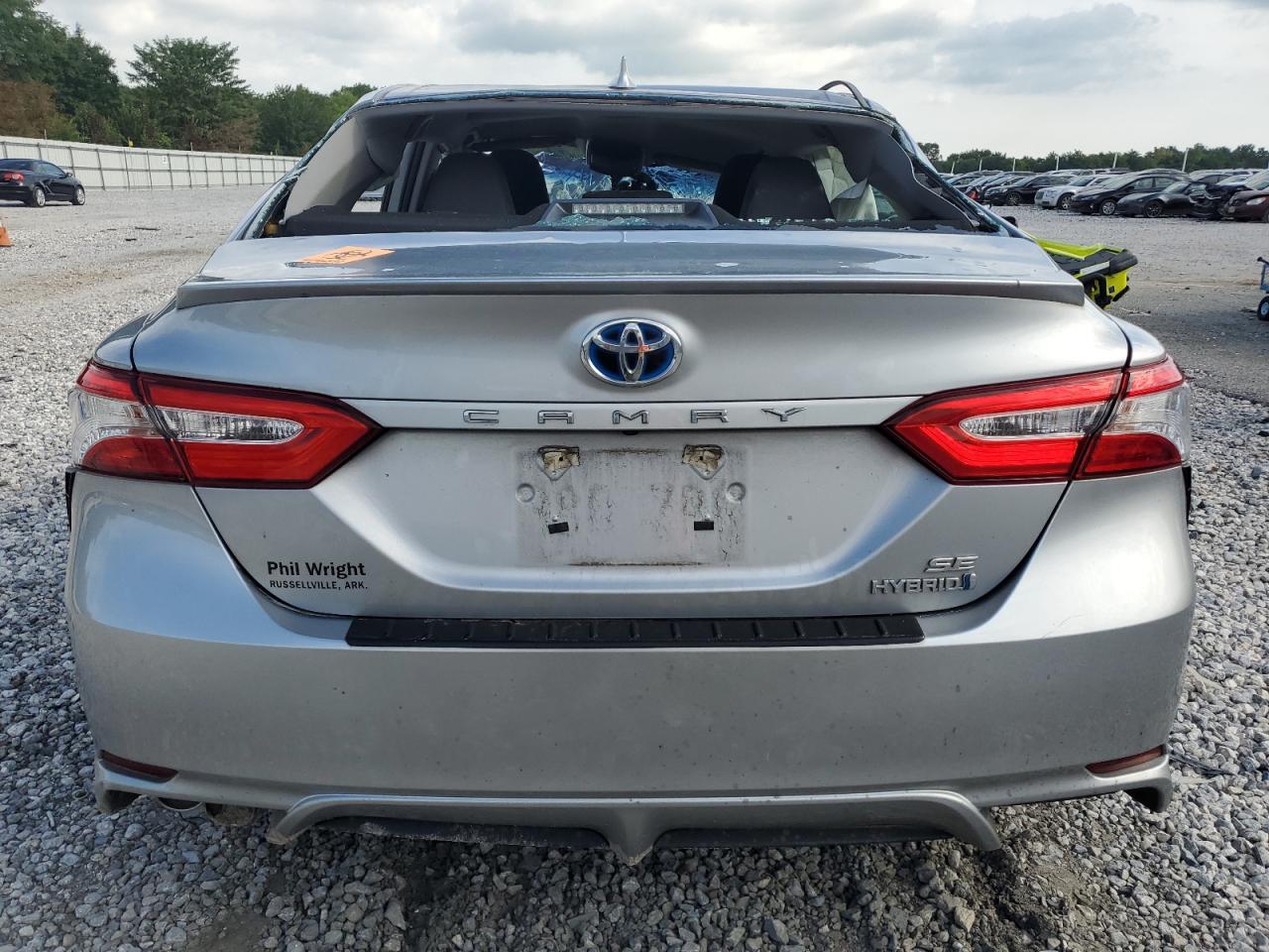 2020 TOYOTA CAMRY SE photo 6