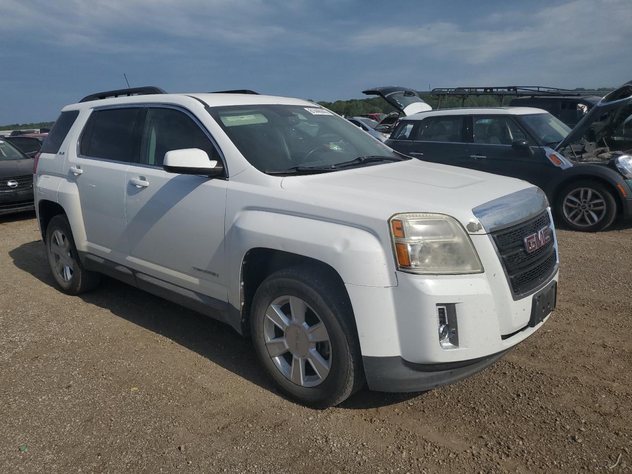 2011 GMC TERRAIN SLE photo 4