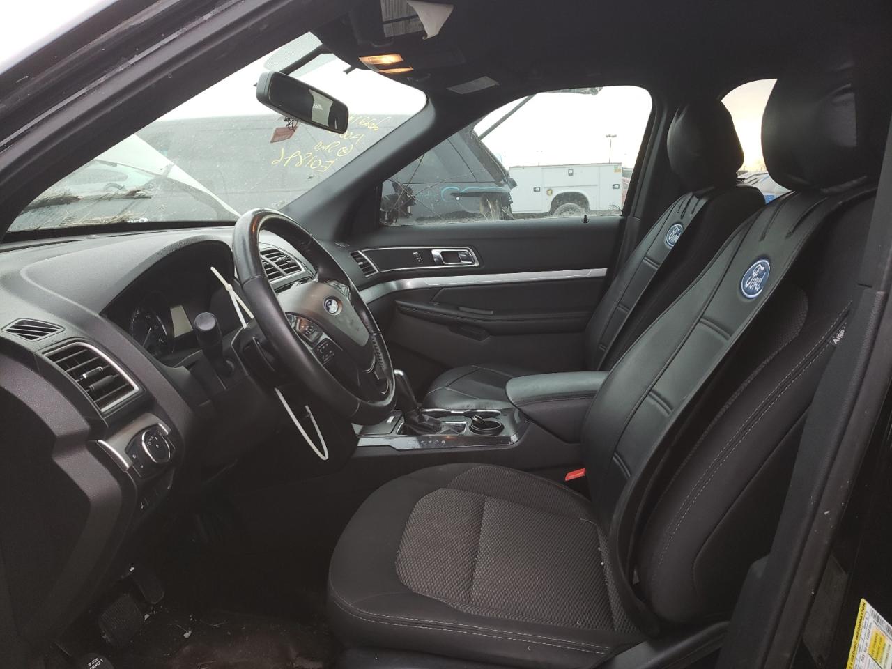 2017 FORD EXPLORER XLT photo 13