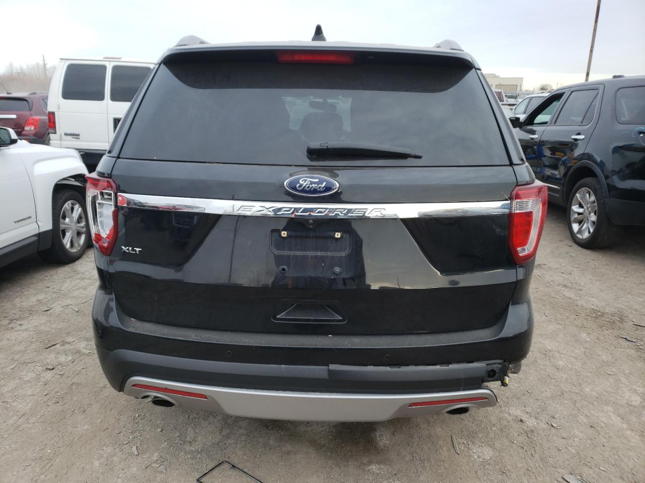 2017 FORD EXPLORER XLT photo 11