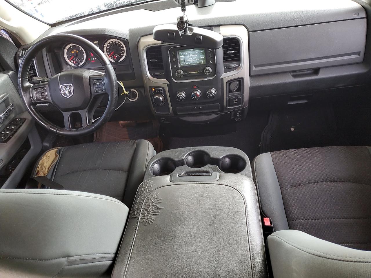 2015 RAM 1500 SLT photo 8