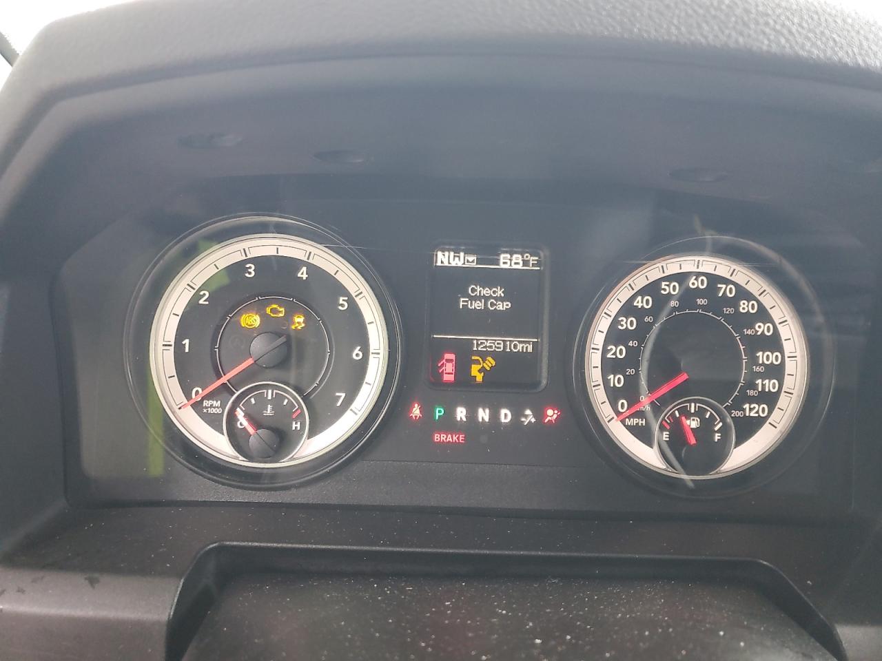2015 RAM 1500 SLT photo 9