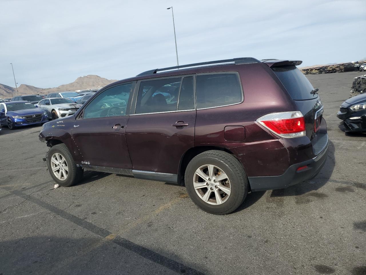 2013 TOYOTA HIGHLANDER SE photo 3