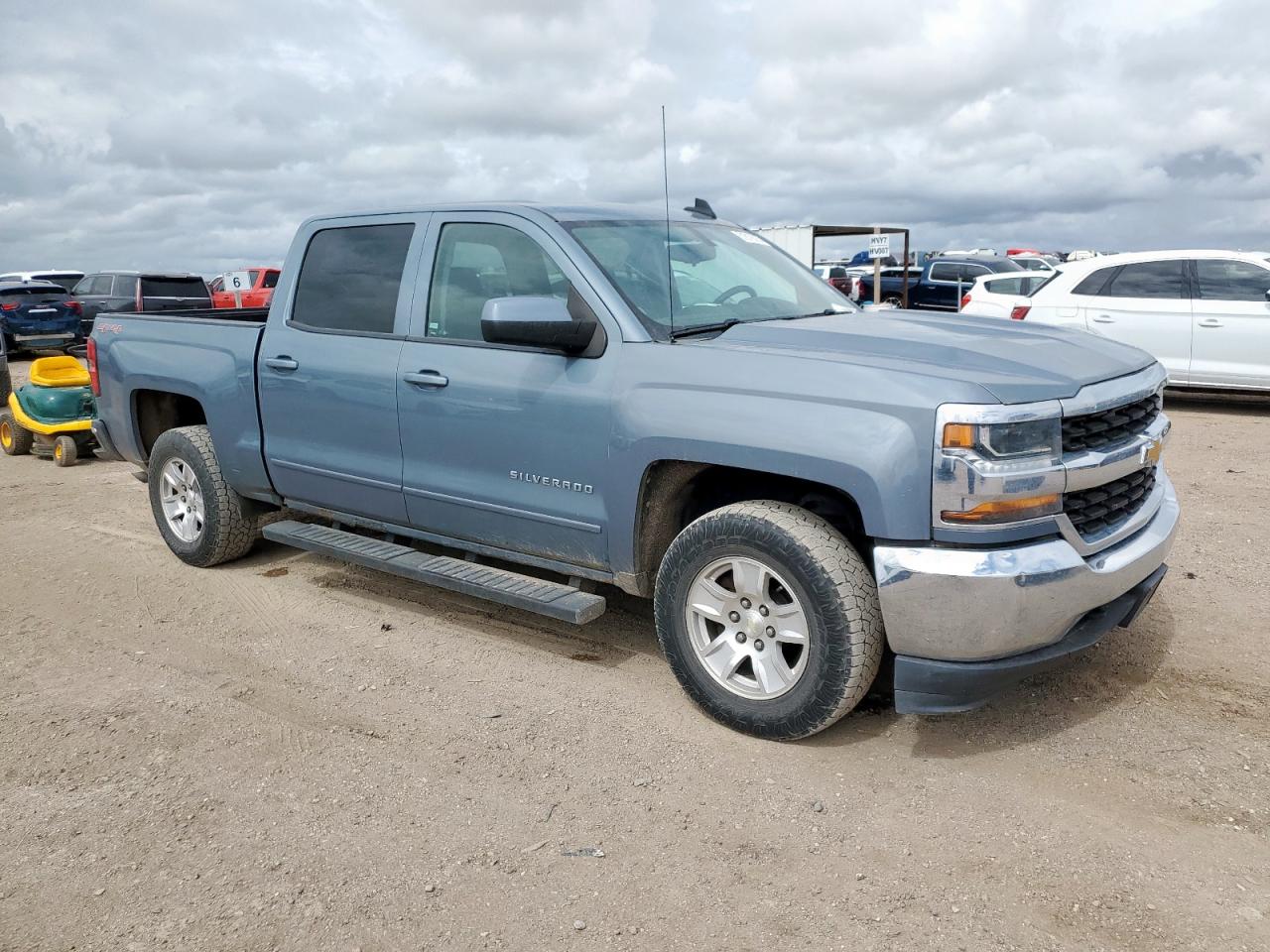 2016 CHEVROLET SILVERADO K1500 LT photo 4