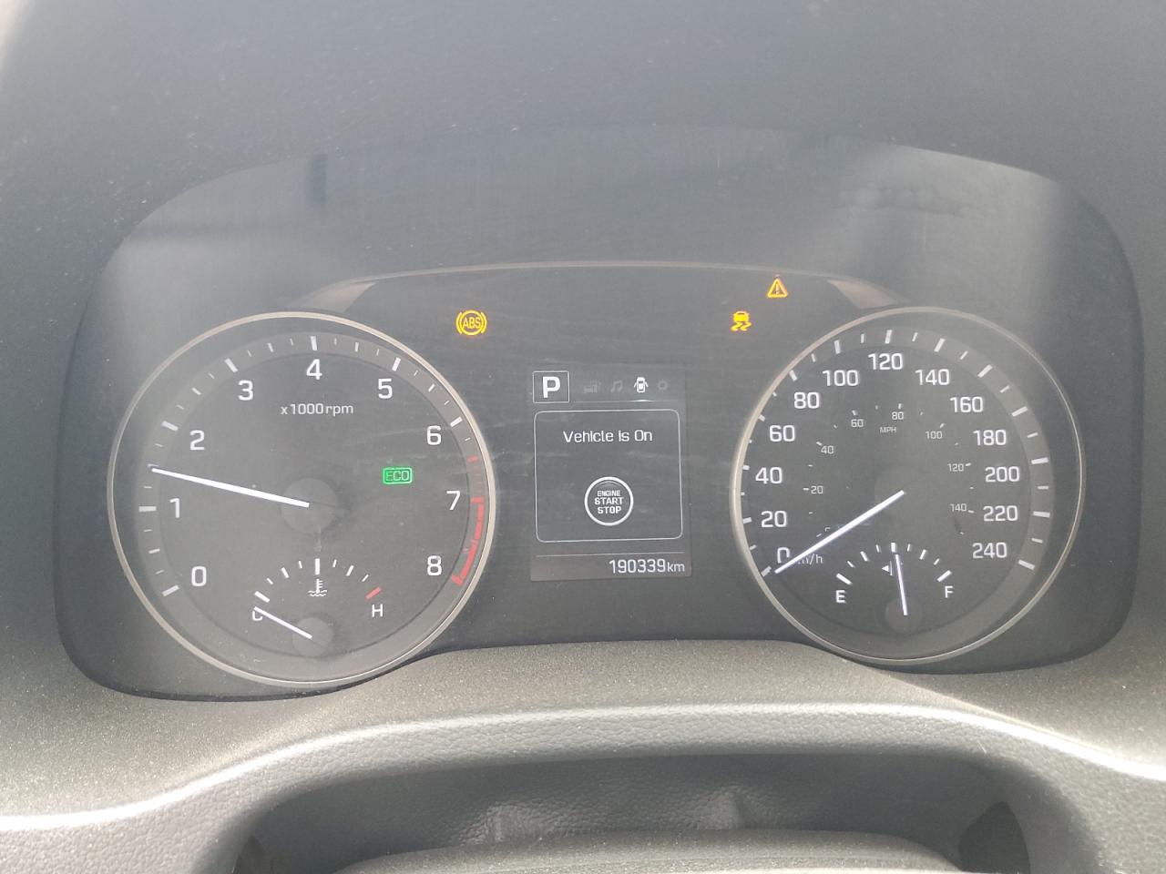 2018 HYUNDAI ELANTRA photo 9