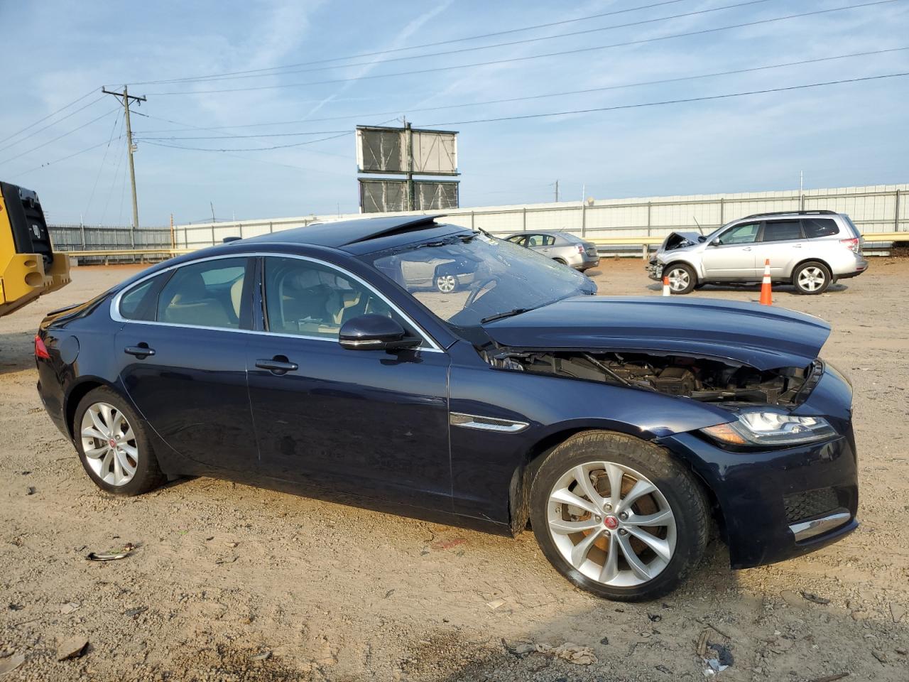 2018 JAGUAR XF PREMIUM photo 7