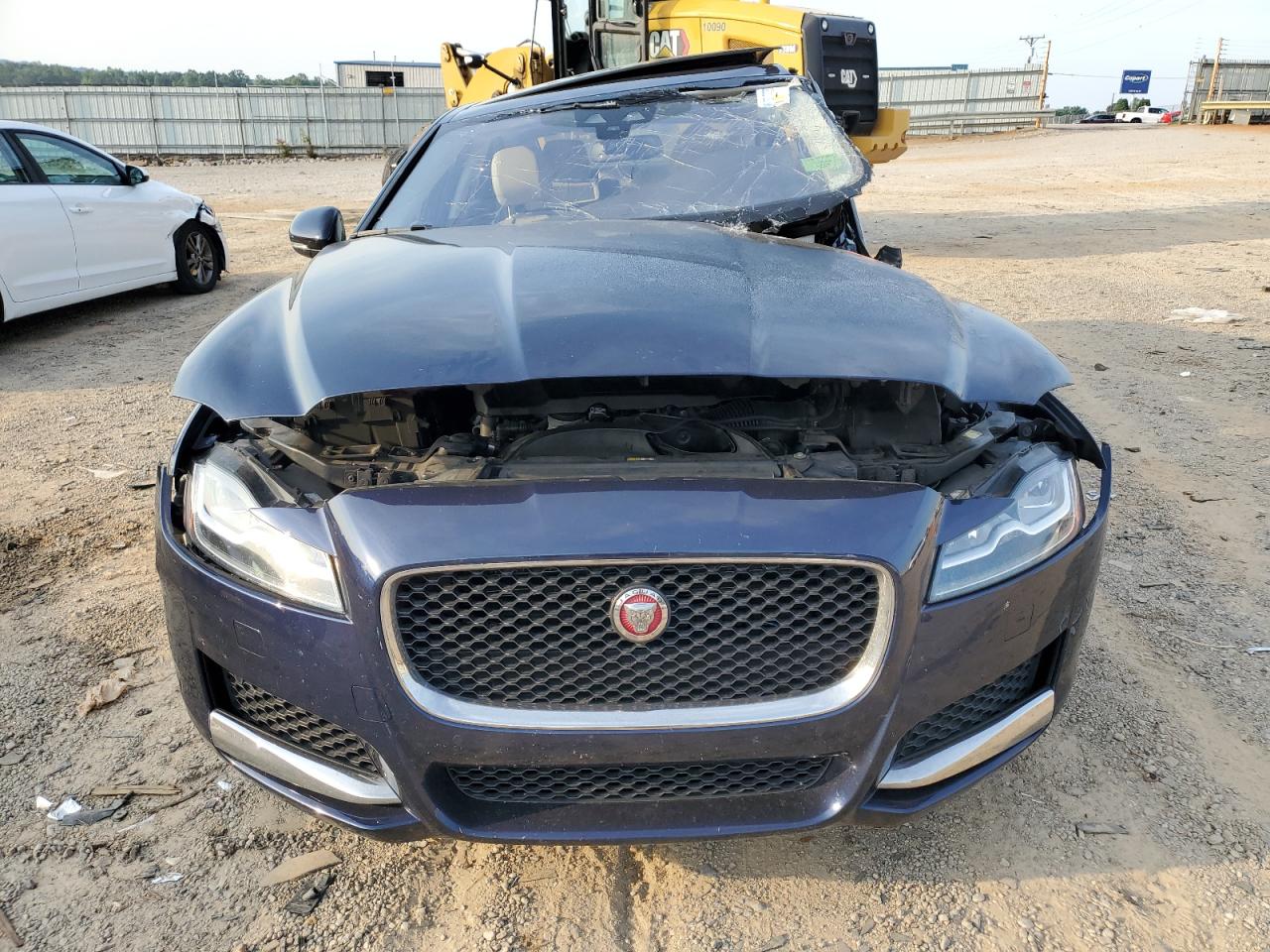 2018 JAGUAR XF PREMIUM photo 9