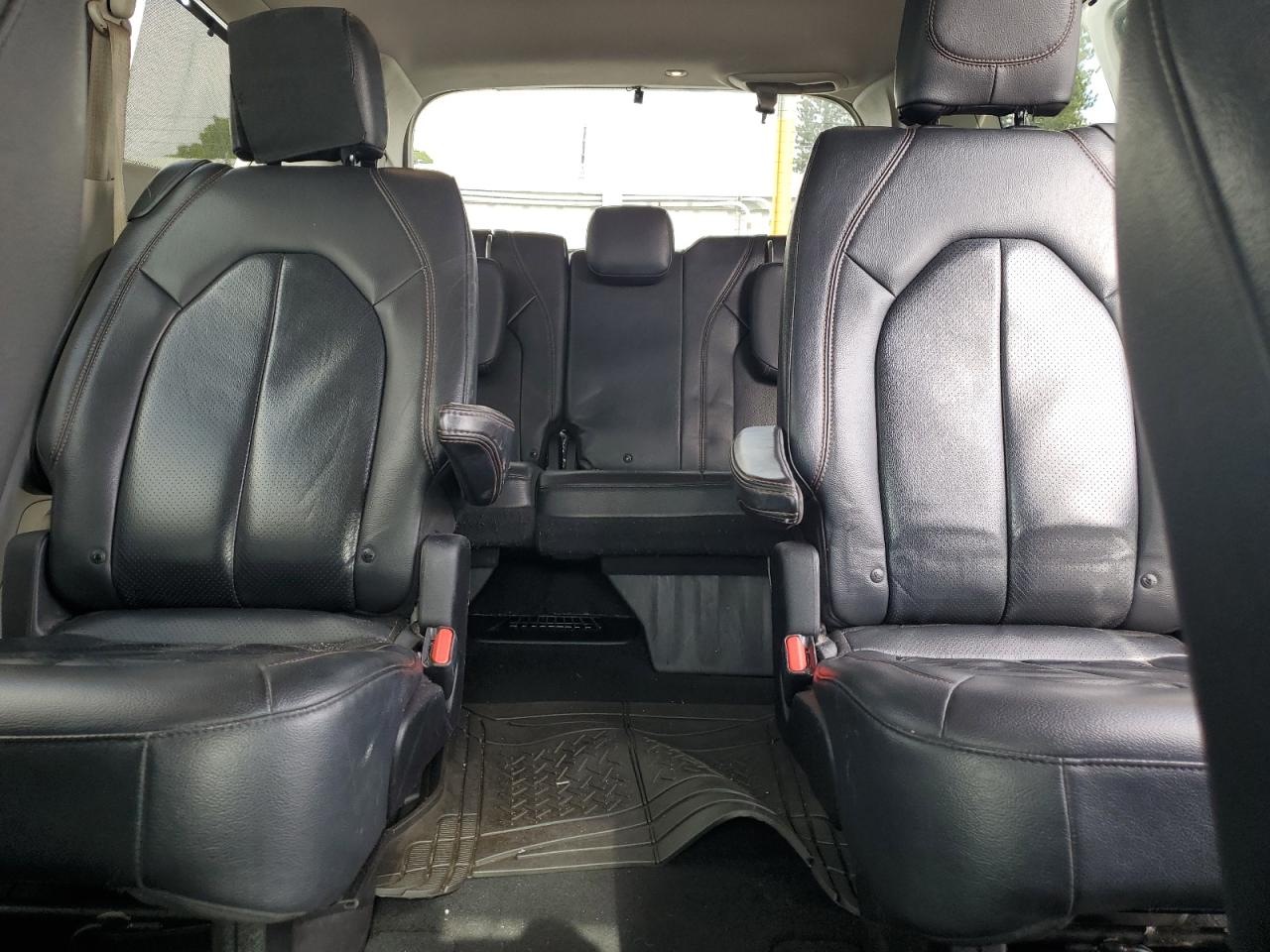 2019 CHRYSLER PACIFICA TOURING L photo 28