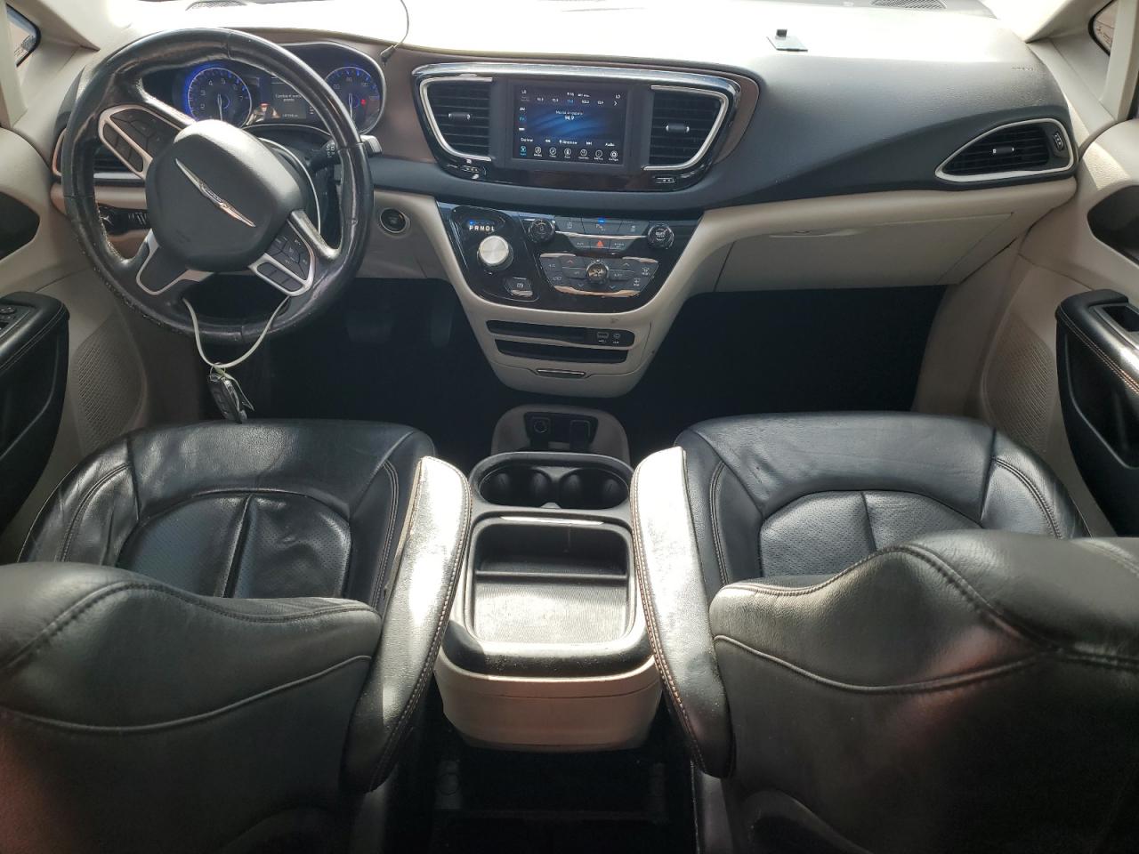 2019 CHRYSLER PACIFICA TOURING L photo 22