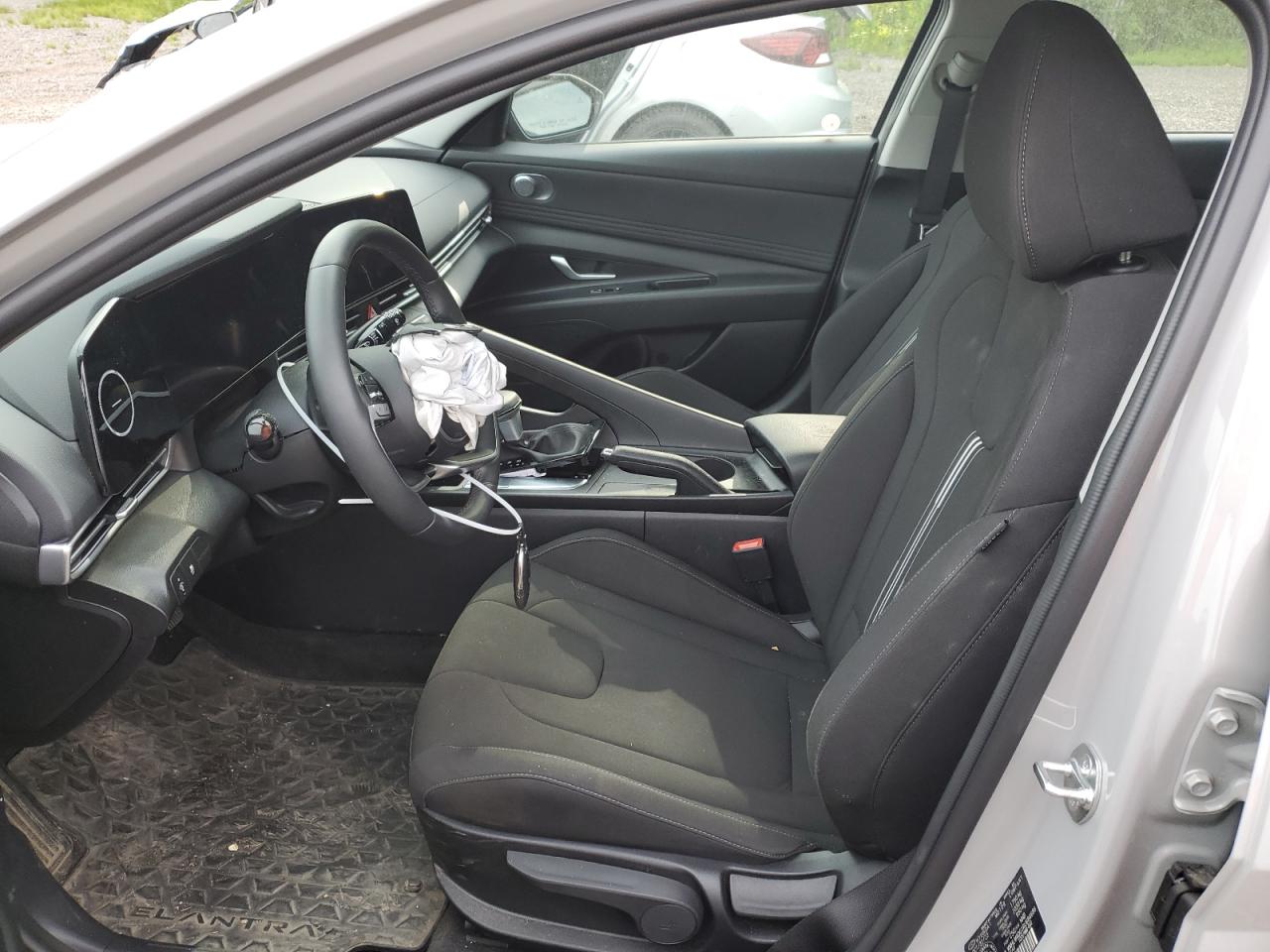 2024 HYUNDAI ELANTRA SEL photo 7