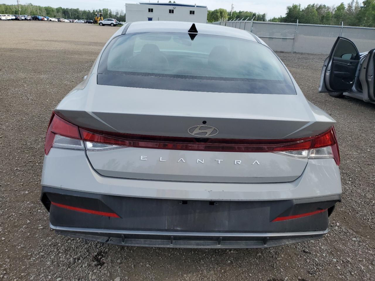 2024 HYUNDAI ELANTRA SEL photo 6