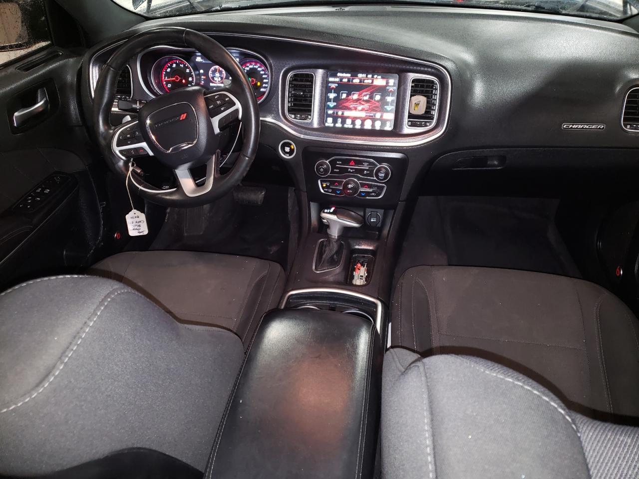 2017 DODGE CHARGER SXT photo 8