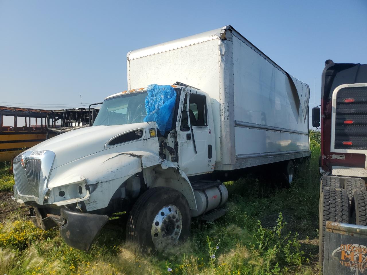 2018 INTERNATIONAL 4000 photo 2