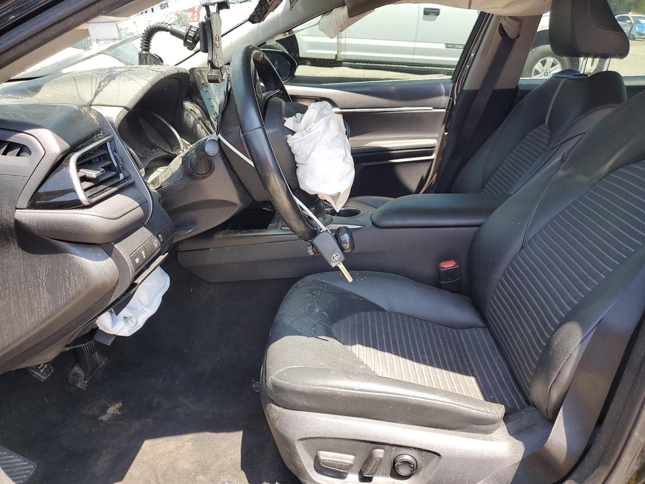 2021 TOYOTA CAMRY SE photo 13