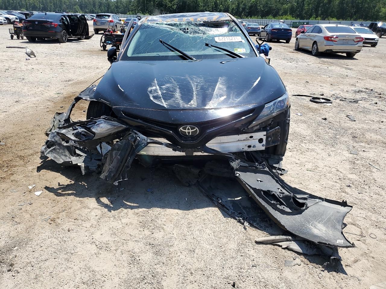 2021 TOYOTA CAMRY SE photo 9