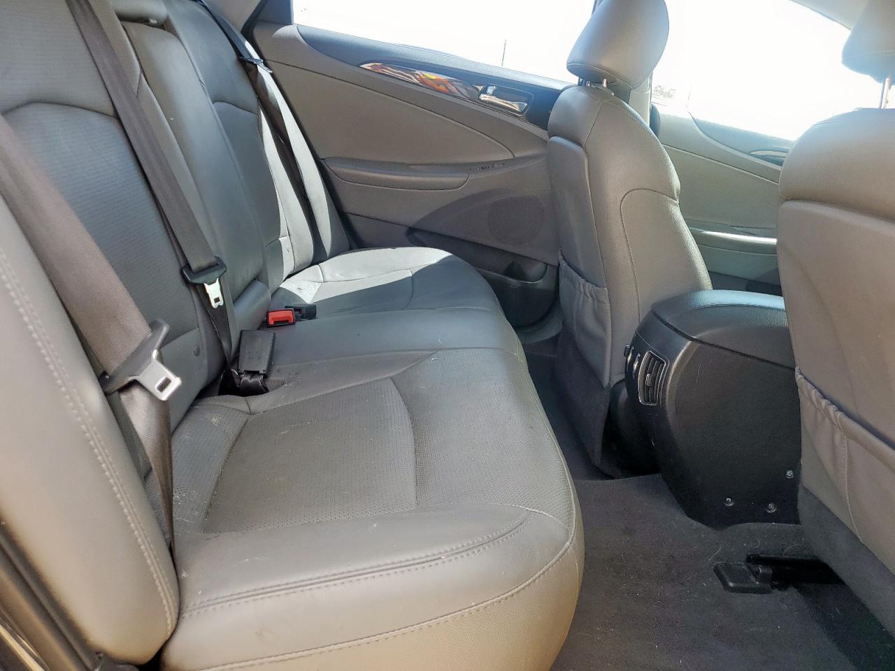 2014 HYUNDAI SONATA SE photo 28