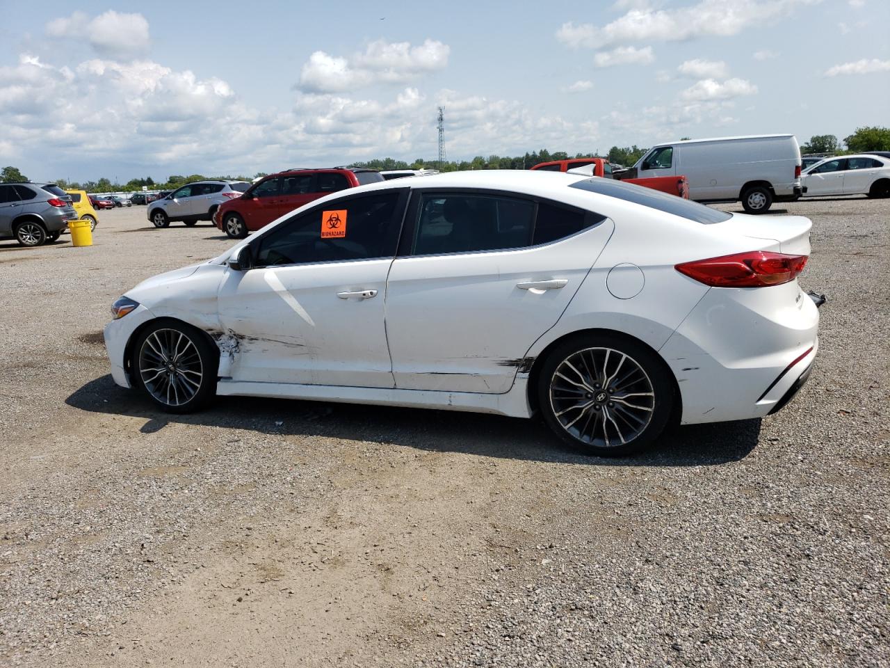 2018 HYUNDAI ELANTRA photo 3