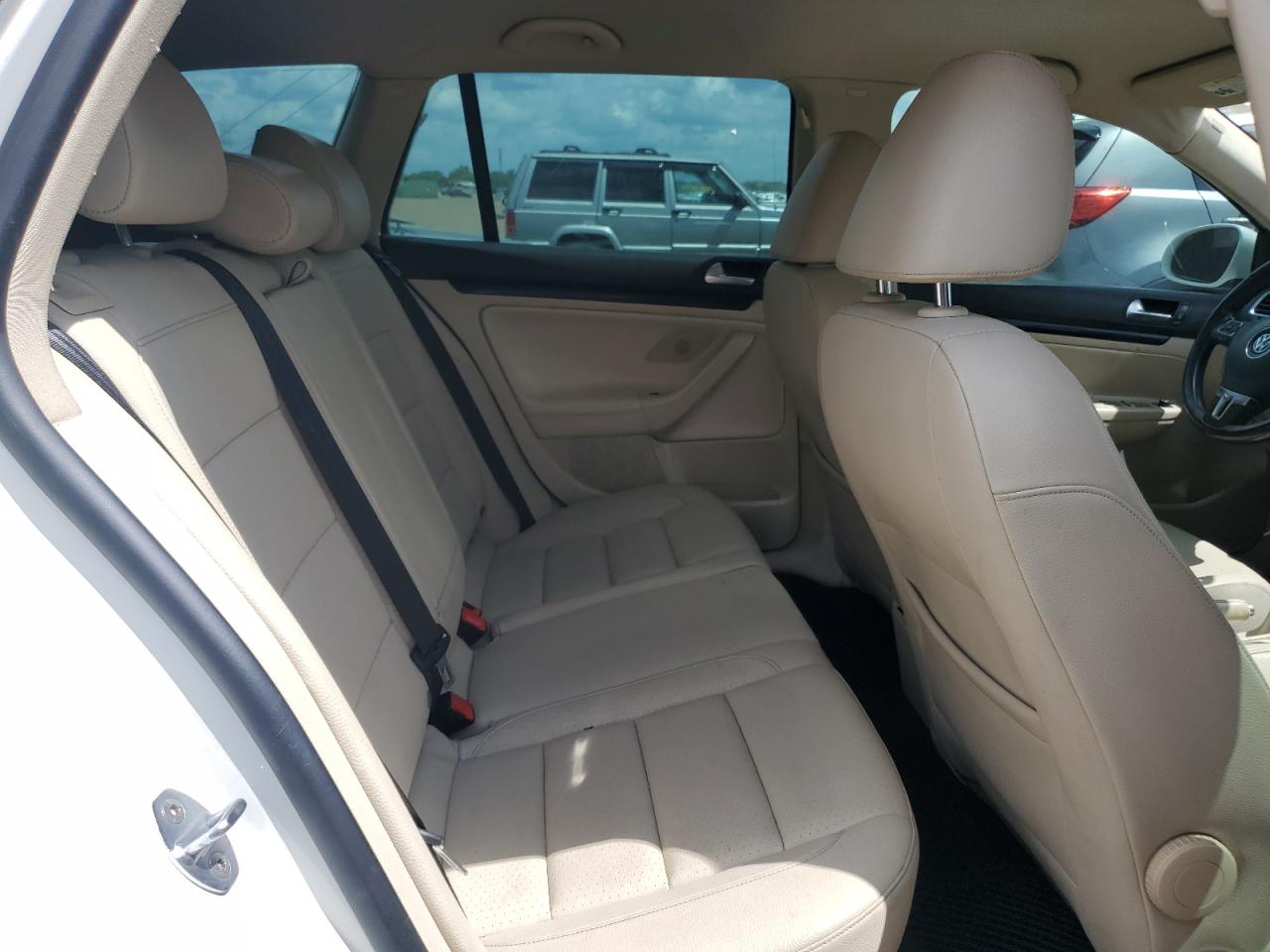 2013 VOLKSWAGEN JETTA TDI photo 28