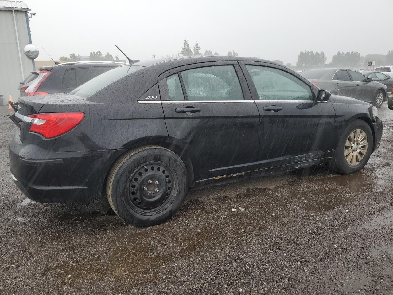 2013 CHRYSLER 200 LX photo 3