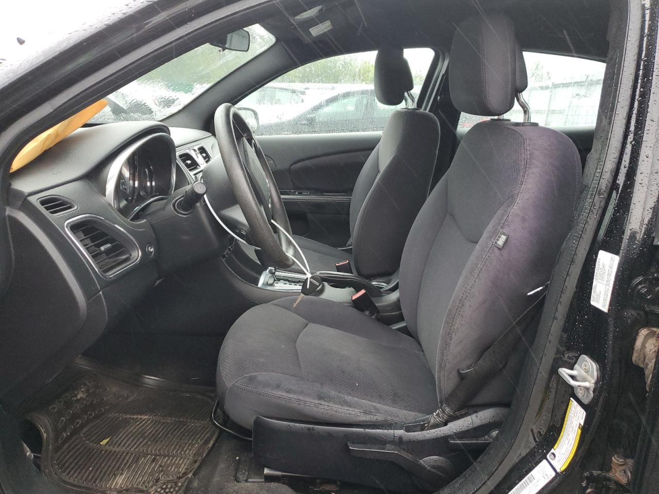 2013 CHRYSLER 200 LX photo 7