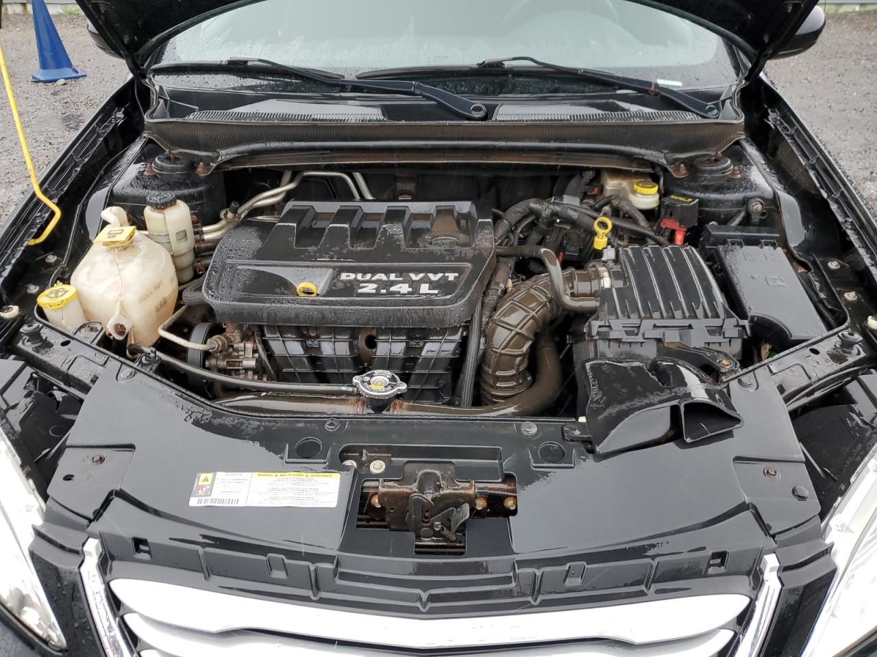 2013 CHRYSLER 200 LX photo 11