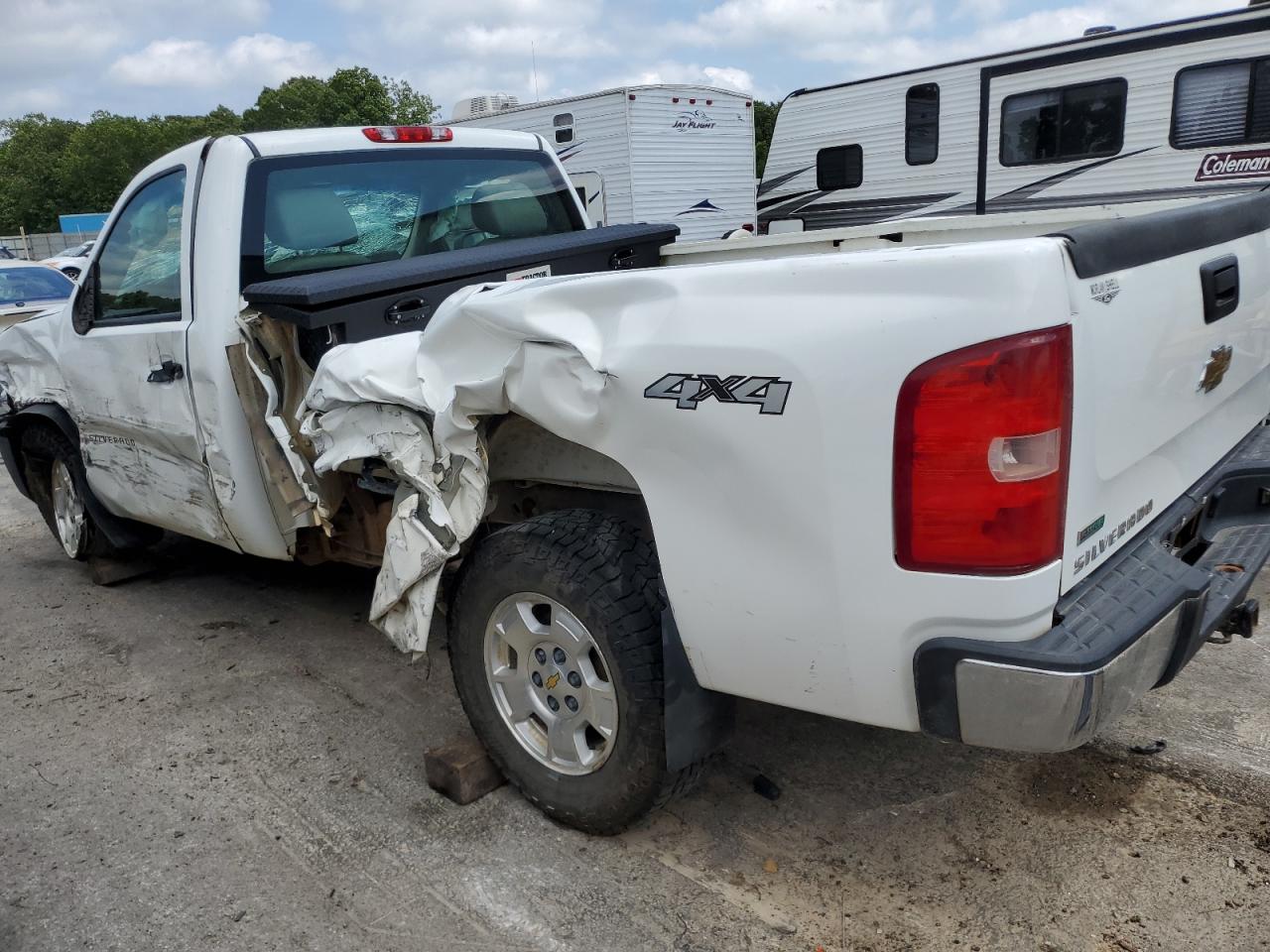 2010 CHEVROLET SILVERADO K1500 photo 2