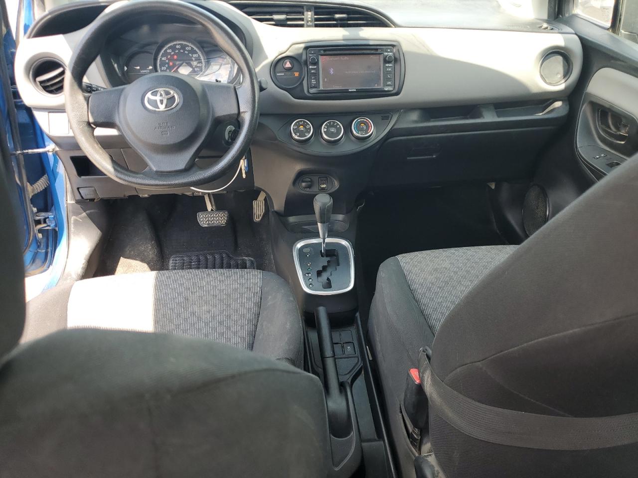 2015 TOYOTA YARIS photo 8