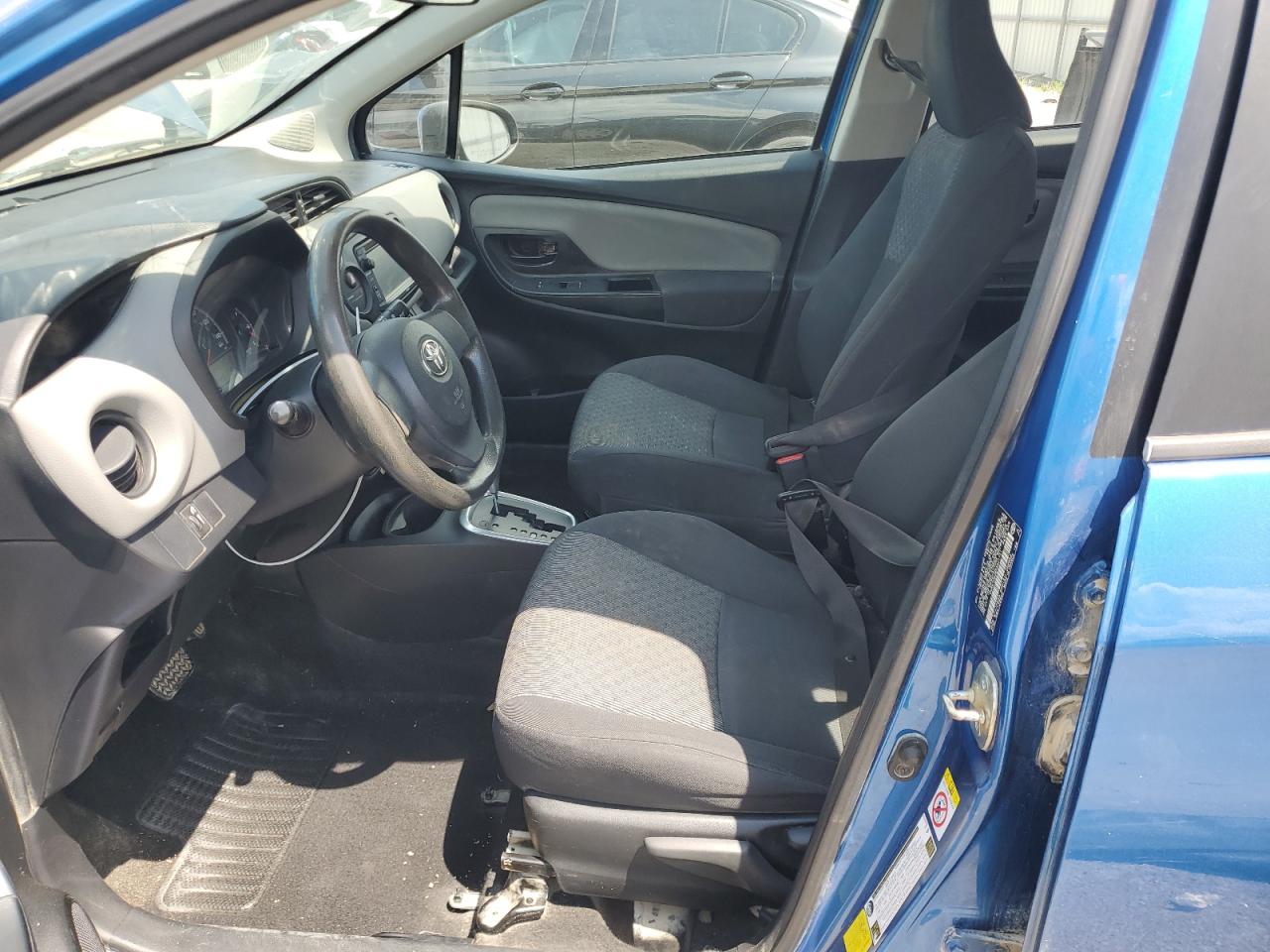 2015 TOYOTA YARIS photo 7