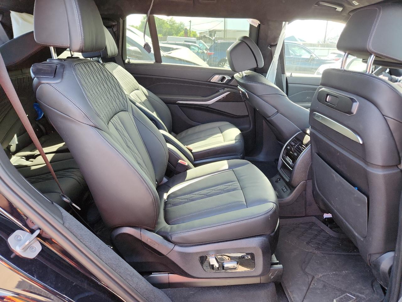 2025 BMW X7 M60I photo 31