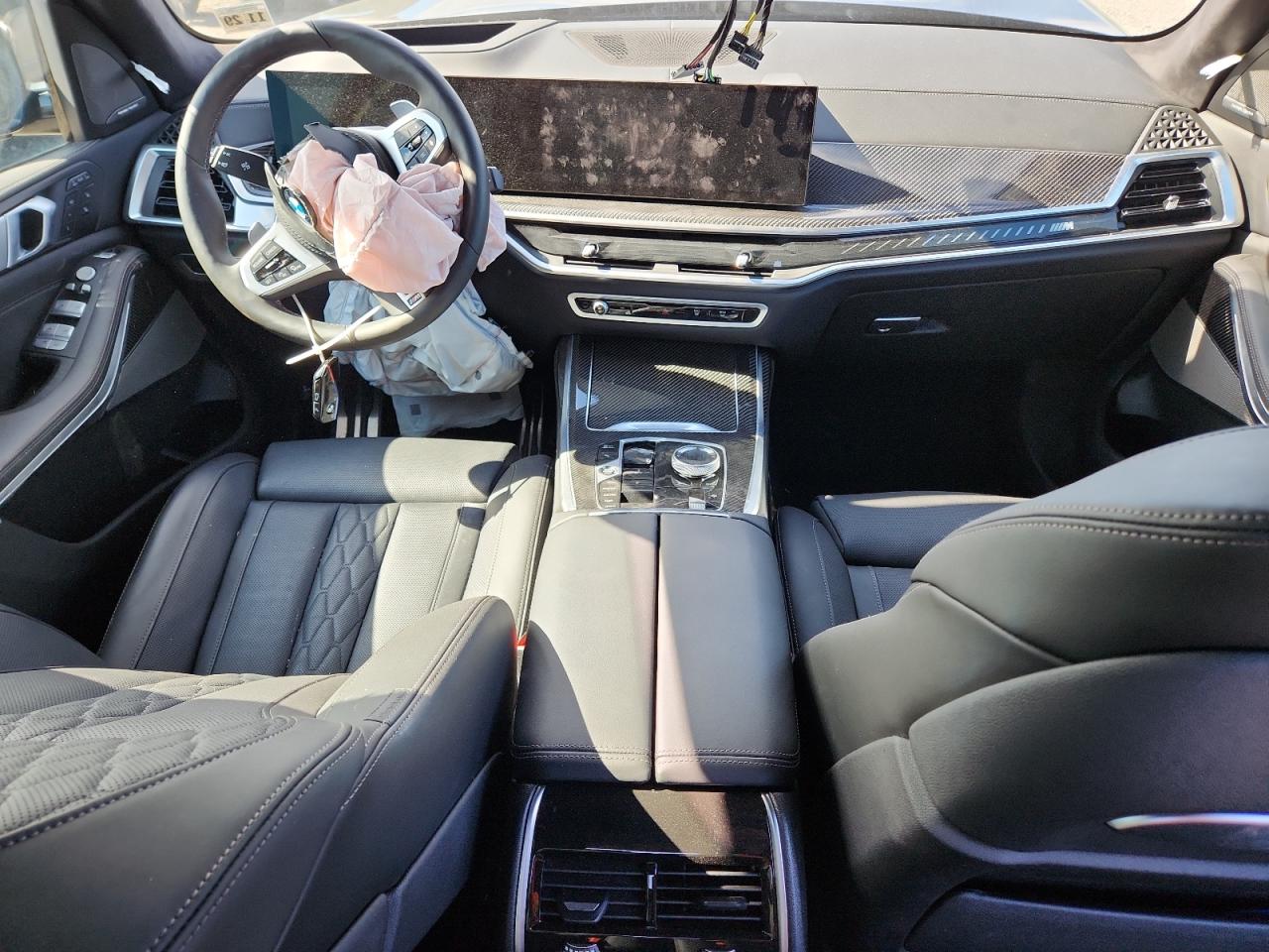2025 BMW X7 M60I photo 22