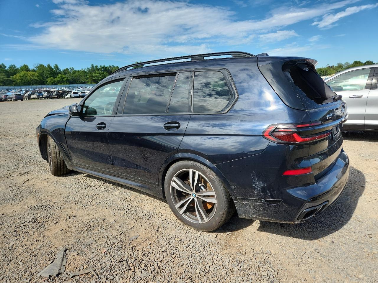 2025 BMW X7 M60I photo 4