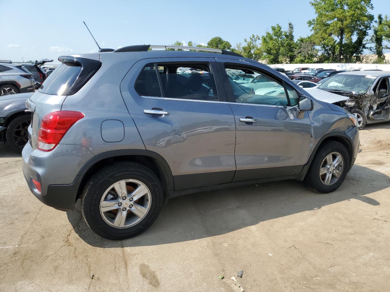 2019 CHEVROLET TRAX 1LT photo 3