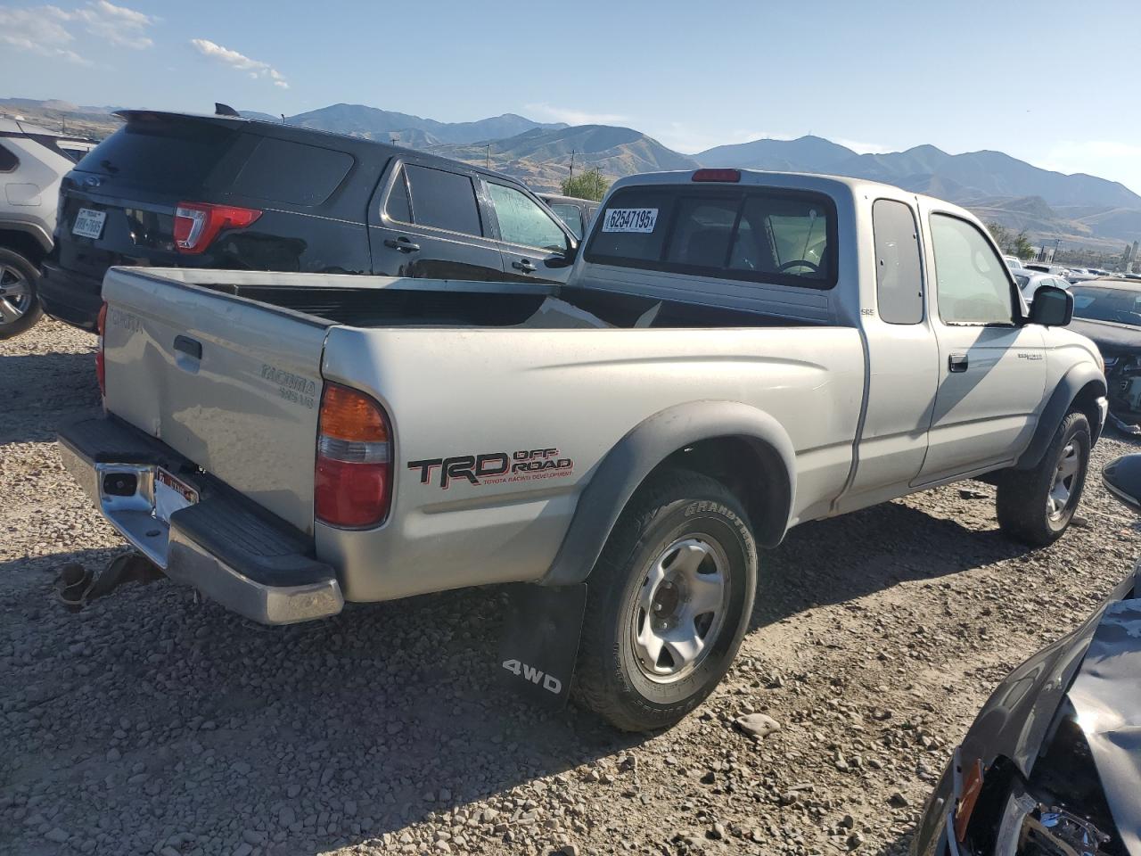2004 TOYOTA TACOMA XTRACAB photo 5