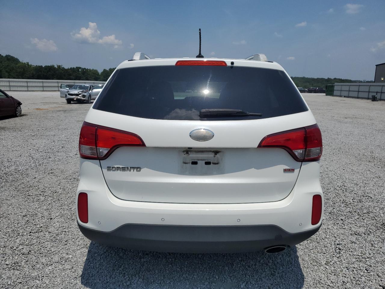2015 KIA SORENTO LX photo 16