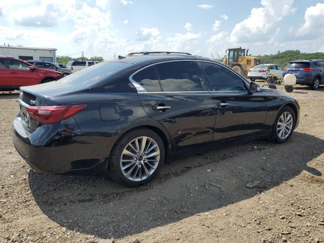 2018 INFINITI Q50 3.0T LUXE photo 3