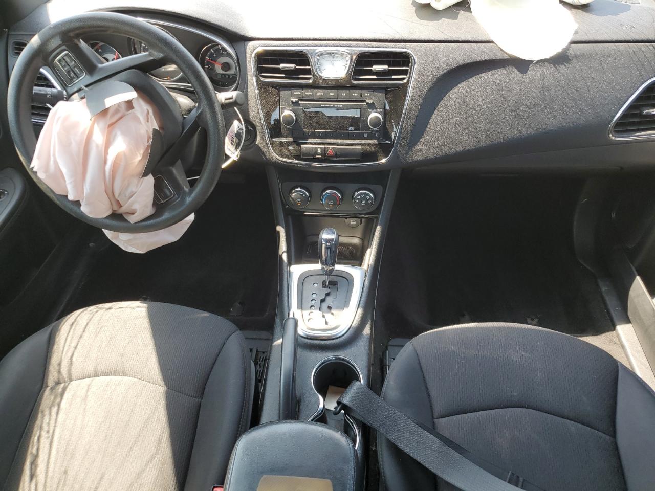 2013 CHRYSLER 200 LX photo 8