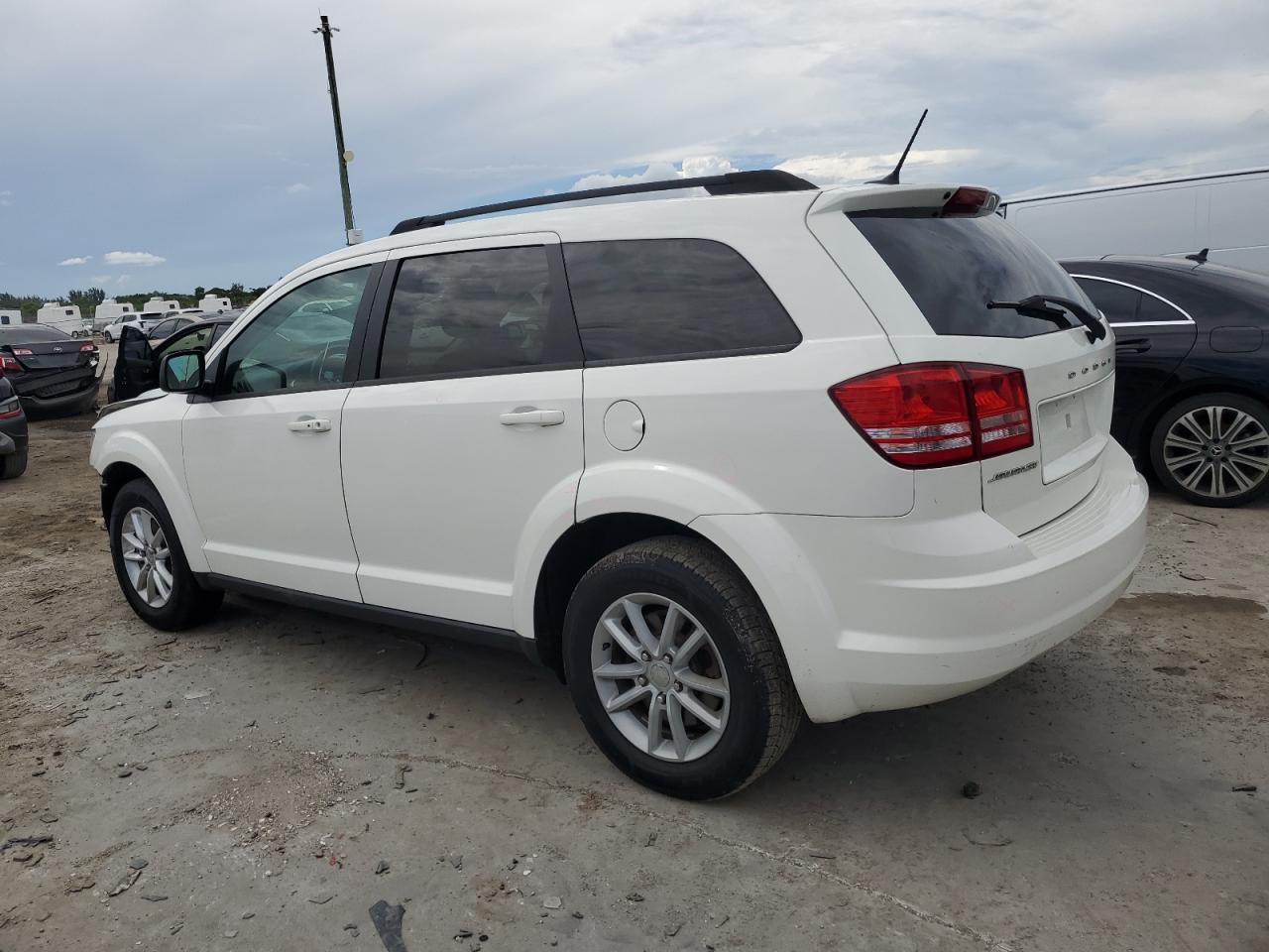2018 DODGE JOURNEY SE photo 4