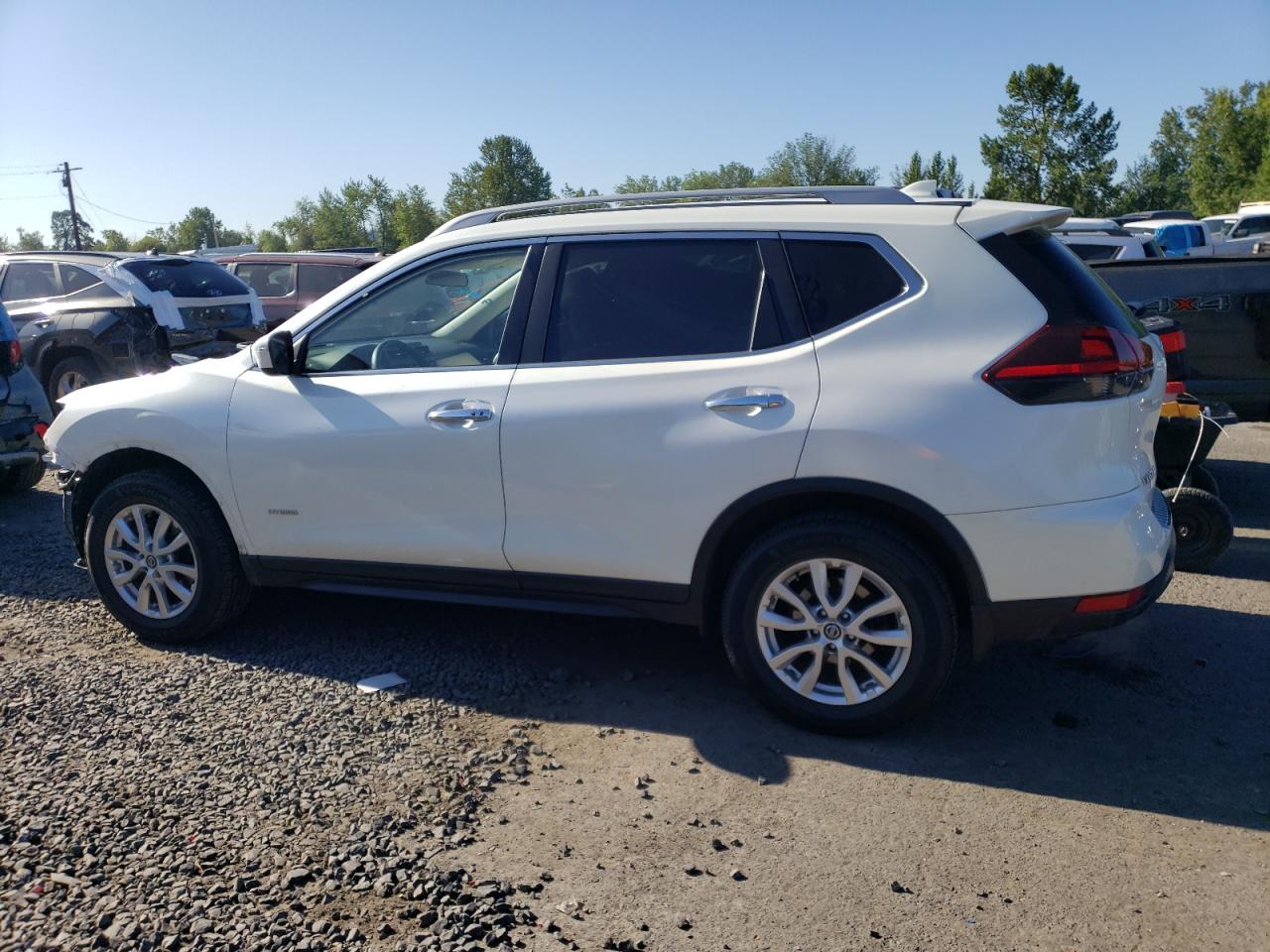 2018 NISSAN ROGUE SV HYBRID photo 2