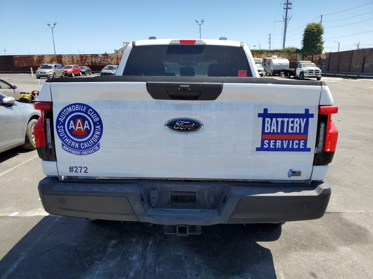 2023 FORD F150 LIGHTNING PRO photo 6