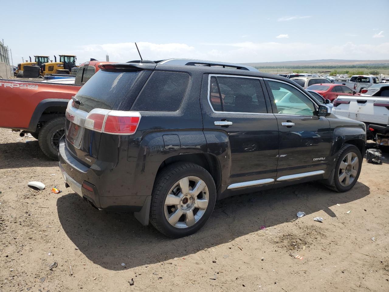 2015 GMC TERRAIN DENALI photo 3