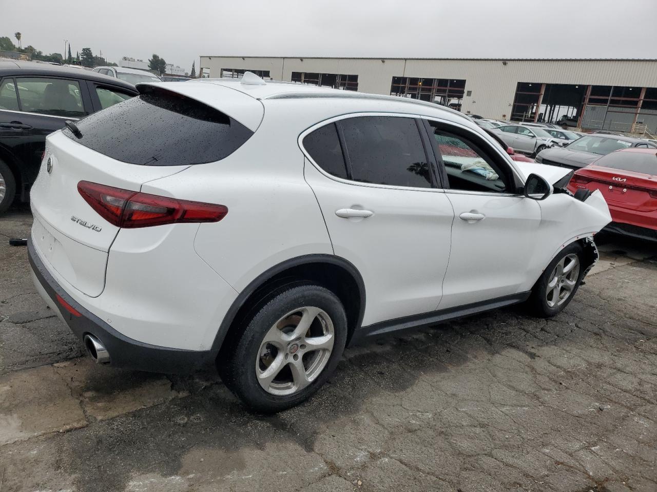 2020 ALFA ROMEO STELVIO photo 5