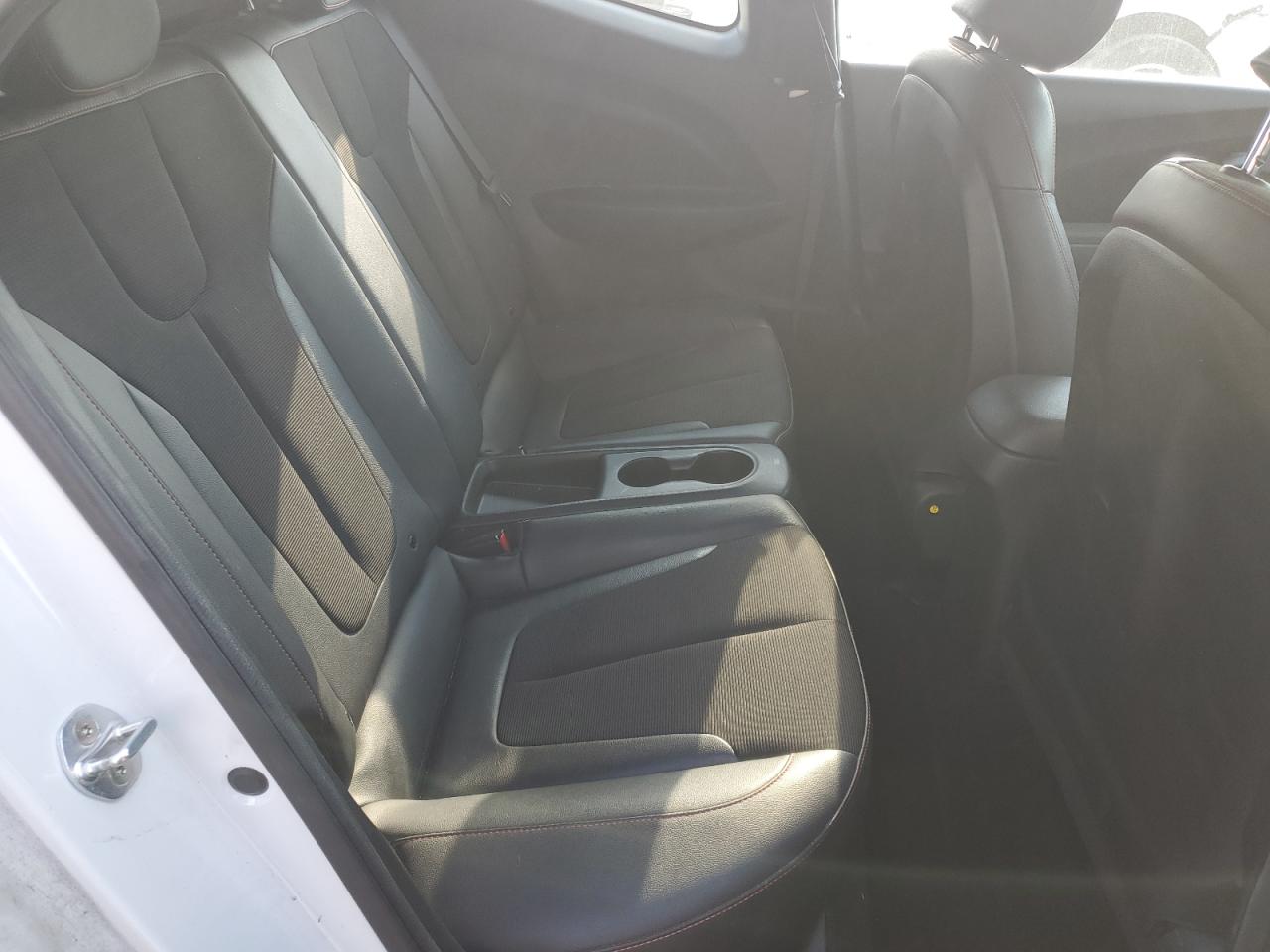 2019 HYUNDAI VELOSTER 2.0L PREMIUM photo 10