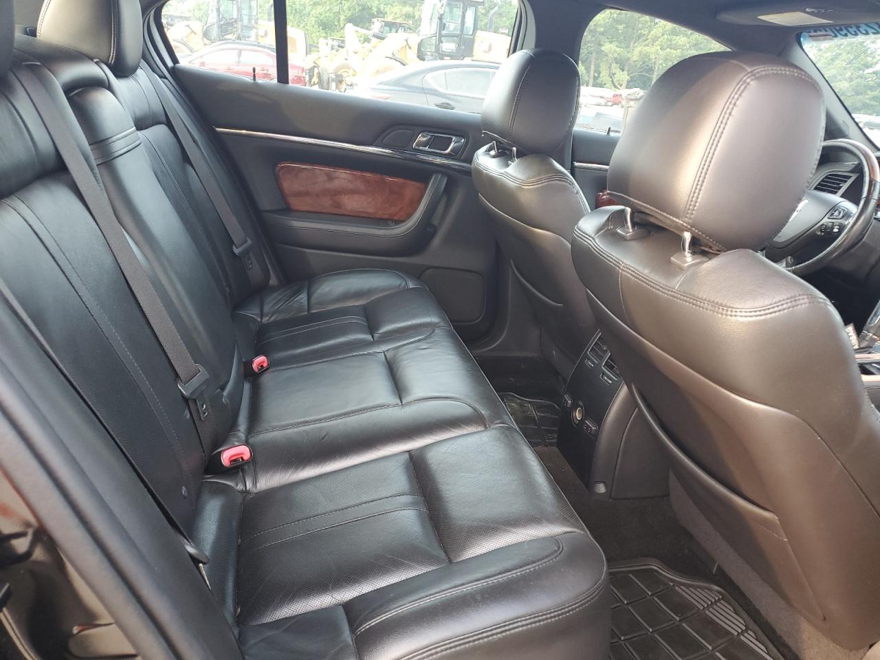 2014 LINCOLN MKS photo 28