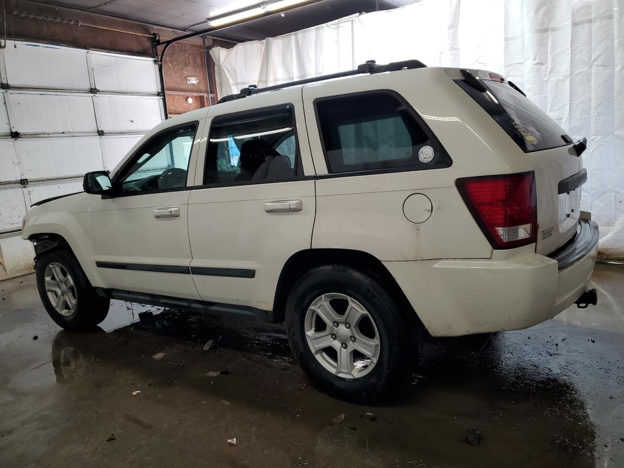 2009 JEEP GRAND CHEROKEE LAREDO photo 2