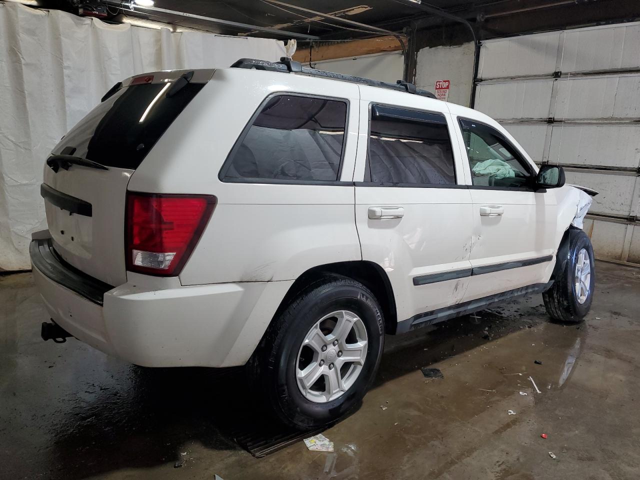 2009 JEEP GRAND CHEROKEE LAREDO photo 3
