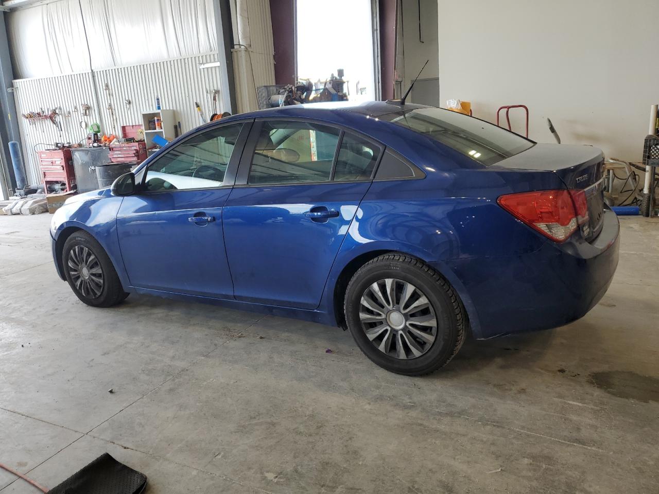 2013 CHEVROLET CRUZE LS photo 4